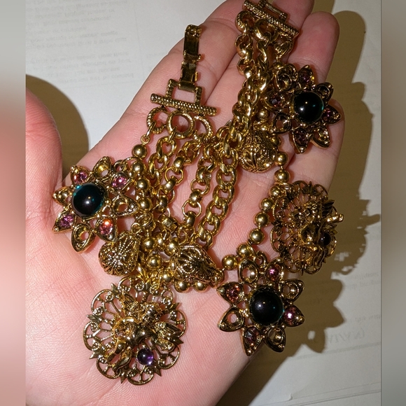 EVC GOLD TONE HEAVY CABOCHON CHARM BRACELET - Picture 4 of 8